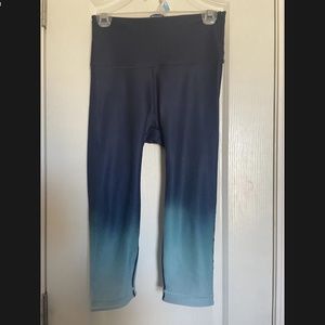 PELOTON WOMEN’S WITH LEGGINGS SIZE MEDIUM